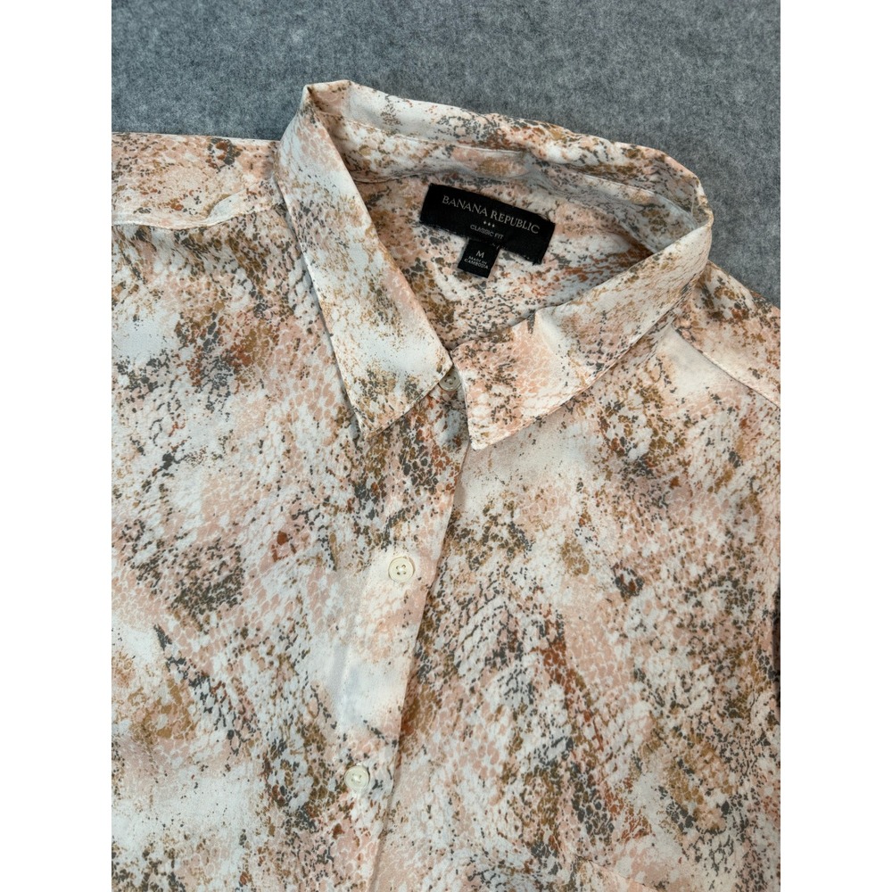 Banana Republic Womens Tan Snakeskin Print Classic Fit Button Down Shirt Size M